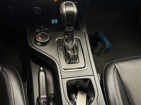 Used 2019 Ford Ranger Lariat w/ Equipment Group 501A Mid image 12