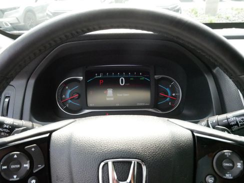 Used 2022 Honda Pilot Touring image 21