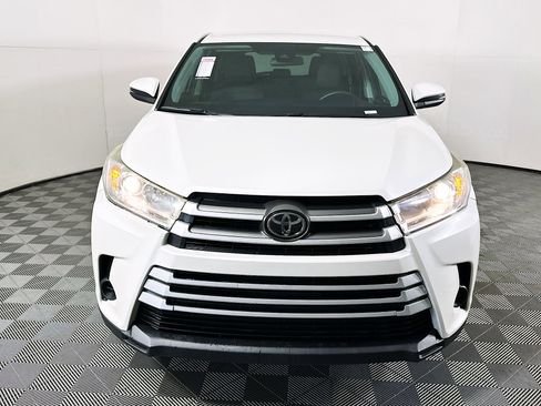 Used 2019 Toyota Highlander LE image 8