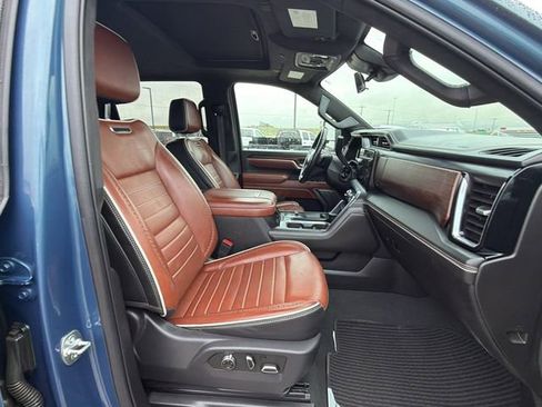Used 2025 GMC Sierra 3500 Denali Ultimate image 11