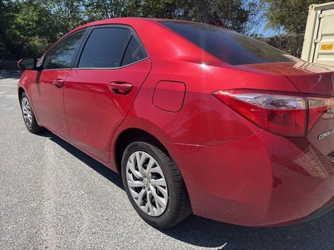 Used 2018 Toyota Corolla LE image 2
