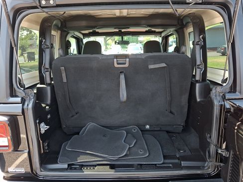 Used 2019 Jeep Wrangler Sport AWD/4WD image 28