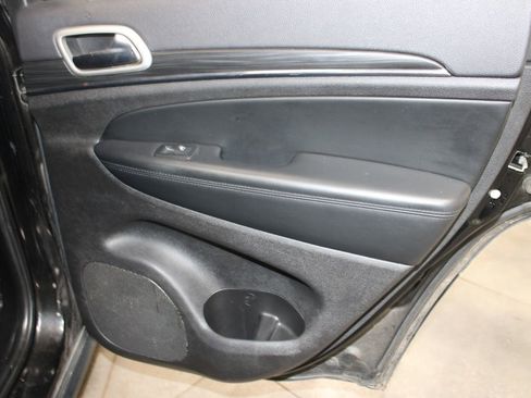 Used 2021 Jeep Grand Cherokee Limited w/ Luxury Group II image 35