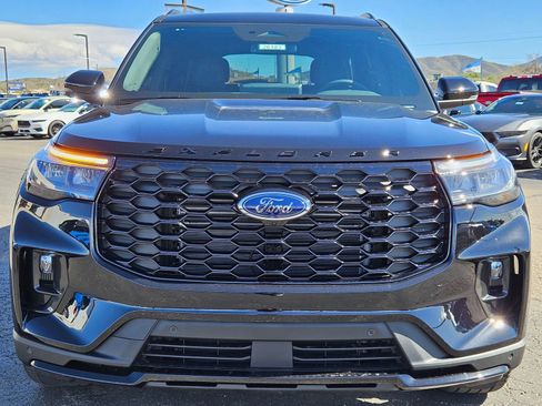 New 2026 Ford Explorer ST-Line w/ ST-Line Street Pack AWD/4WD image 2