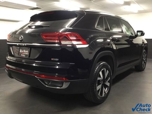 Used 2021 Volkswagen Atlas Cross Sport SE image 10