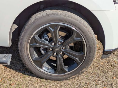 Used 2023 Ford Expedition Max Limited image 11