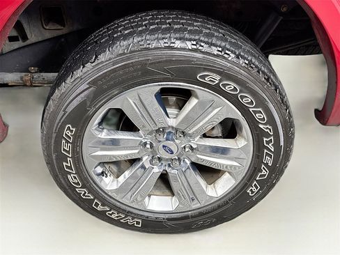 Used 2018 Ford F150 Lariat w/ Equipment Group 502A Luxury image 9