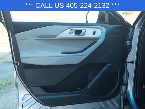 Used 2025 Ford Explorer Active w/ Active Comfort Package RWD image 15