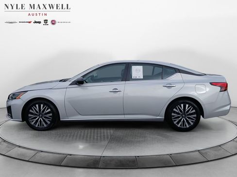 Used 2024 Nissan Altima 2.5 SV FWD image 13