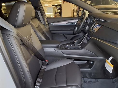 New 2026 Cadillac XT5 Luxury FWD image 6