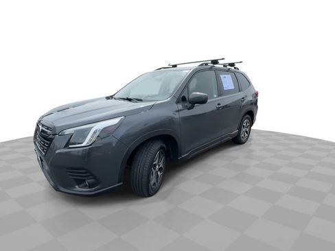 Used 2022 Subaru Forester Premium w/ Popular Package #1 AWD/4WD image 4