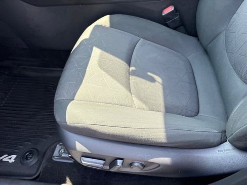 Used 2019 Toyota RAV4 XLE w/ Convenience Package AWD/4WD image 23