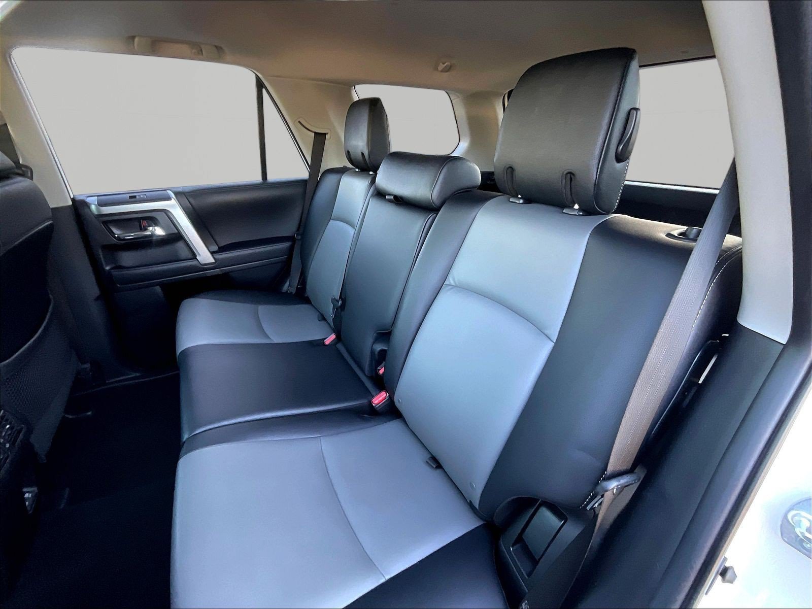 Used 2021 Toyota 4Runner SR5 Premium w/ Moonroof Package AWD/4WD image 22