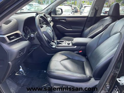 Used 2020 Toyota Highlander Limited AWD/4WD image 9