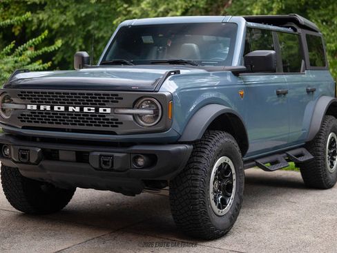 Used 2023 Ford Bronco Badlands w/ Sasquatch Package AWD/4WD image 14