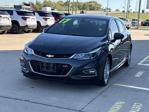Used 2017 Chevrolet Cruze LT w/ Sun And Sound Package image 12