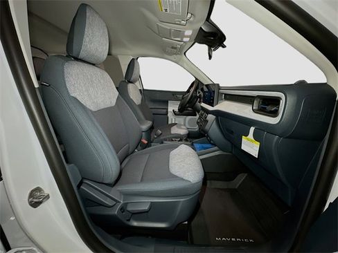 New 2025 Ford Maverick XLT w/ XLT Luxury Package image 30