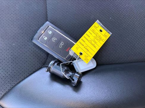 Used 2024 Jeep Grand Cherokee L Altitude AWD/4WD image 15