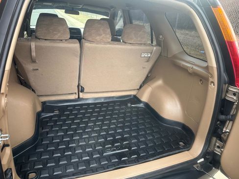 Used 2004 Honda CR-V LX image 10