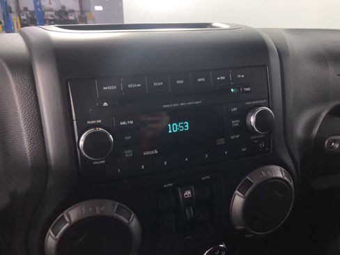 Used 2013 Jeep Wrangler Unlimited Sport image 15