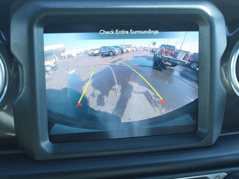 Used 2022 Jeep Wrangler Unlimited Sahara image 22