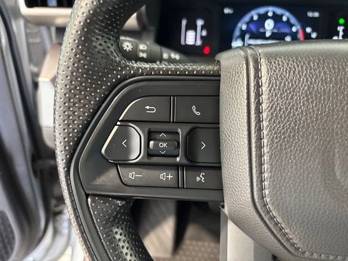 Used 2025 Toyota Tacoma SR5 AWD/4WD image 7