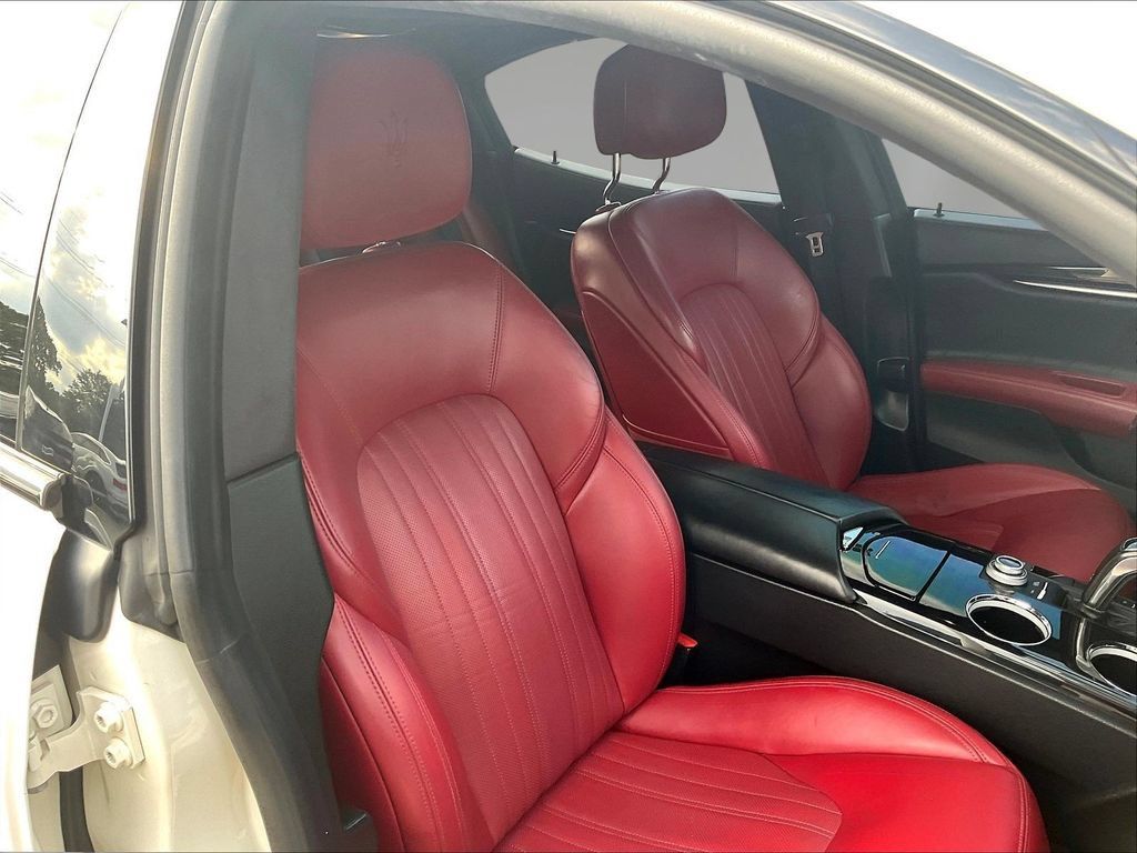Used 2022 Maserati Ghibli Modena Q4 AWD/4WD image 28