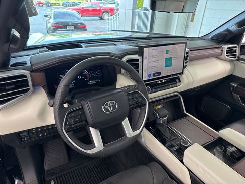 Used 2024 Toyota Sequoia Capstone AWD/4WD image 20
