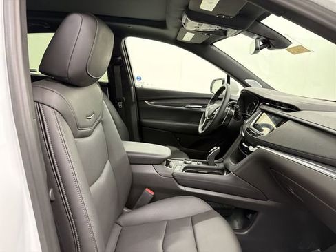 New 2025 Cadillac XT5 Sportv w/ LPO, Floor Liner Package image 25