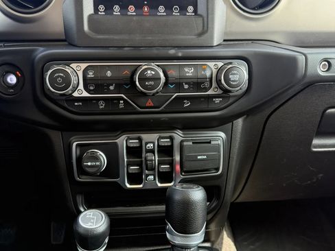 Used 2020 Jeep Wrangler Unlimited Sport AWD/4WD image 15