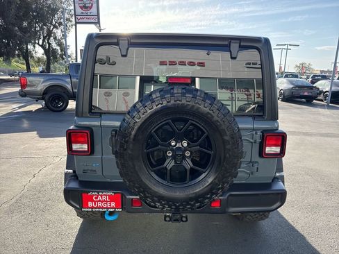 Certified 2024 Jeep Wrangler Unlimited image 6