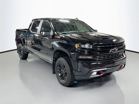 Used 2021 Chevrolet Silverado 1500 LT Trail Boss image 3