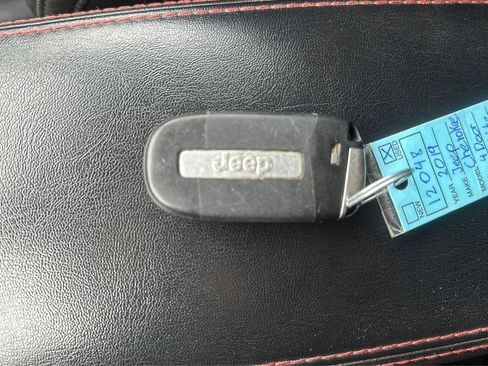 Used 2019 Jeep Cherokee Trailhawk w/ Cold Weather Group image 35