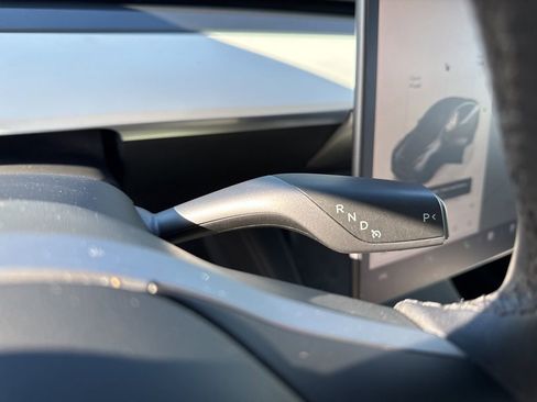 Used 2022 Tesla Model Y Performance image 19