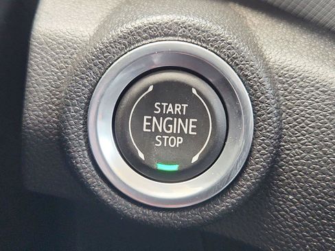 Used 2021 Chevrolet TrailBlazer LT FWD image 16