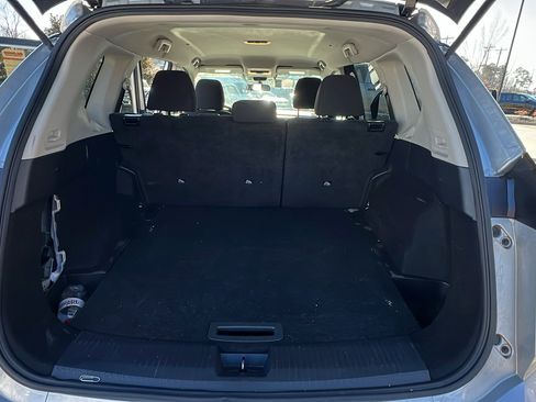 Used 2024 Nissan Rogue S image 13