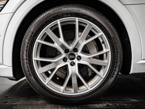 Used 2021 Audi e-tron Prestige w/ Prestige Package image 13