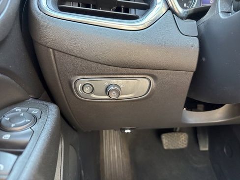 Used 2022 Chevrolet Equinox LT image 21