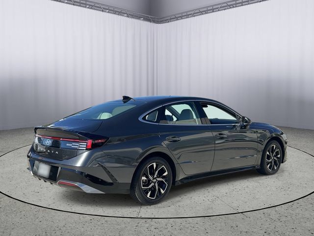 Used 2025 Hyundai Sonata SEL FWD image 9