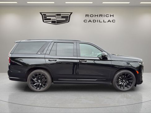 Used 2021 Cadillac Escalade Sport w/ Driver Assist Tech Package AWD/4WD image 4