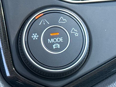 Certified 2025 Volkswagen Taos S AWD/4WD image 36