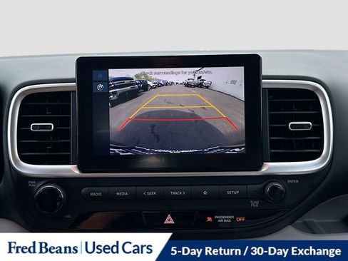 Used 2024 Hyundai Venue SEL FWD image 15