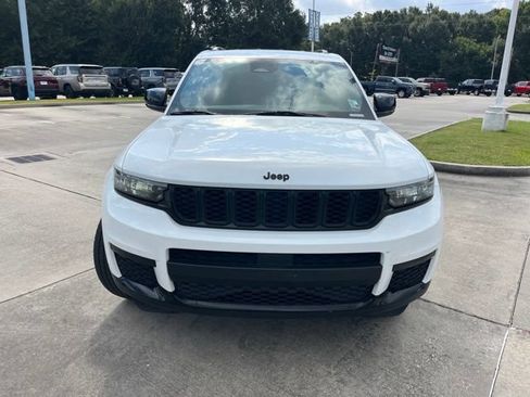 Used 2022 Jeep Grand Cherokee L Laredo AWD/4WD image 10