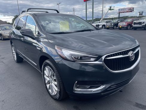 Used 2018 Buick Enclave Premium w/ Experience Buick Package image 2