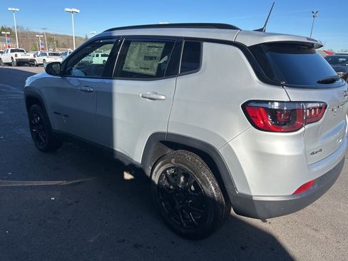 New 2026 Jeep Compass Latitude AWD/4WD image 5