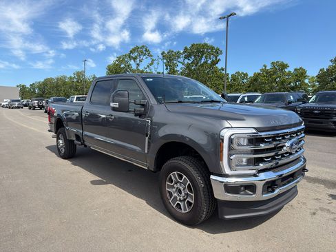 Used 2026 Ford F350 Lariat w/ Lariat Ultimate Package AWD/4WD image 4