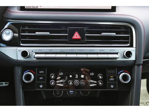 Used 2025 Genesis G70 3.3T Advanced w/ Sport Prestige Package image 27