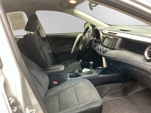 Used 2015 Toyota RAV4 LE image 15