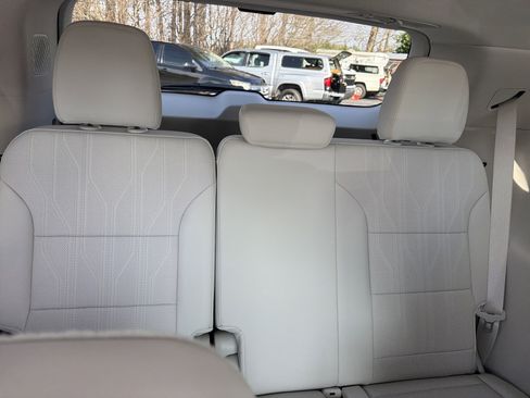 Used 2025 Buick Enclave Avenir w/ Super Cruise Package image 18