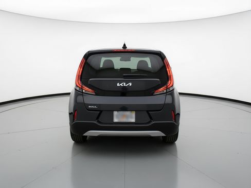 Used 2025 Kia Soul LX w/ LX Technology Package FWD image 7